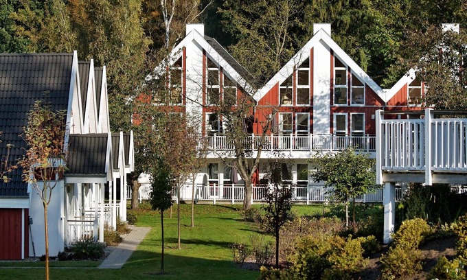 Bad Saarow Maison | Ferienhaus „Fünen XXL“ 218m² für 12+2 Pers. im Schlosspark Bad Saarow, Sauna, Whirlpool und Kamin