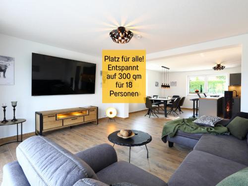 Hockelheim Maison | Ferienhaus Höckelheim- 300qm - 3 Wohnungen - 12 Zimmer - bis 18 Gäste - Kleinkinder reisen gratis - für Familien und Gruppen - Küchen mit Spülmaschine Backofen, Mikrowelle - Smart-TV - WLAN - Fußbodenheizung, Klimaanlage & Raffstores - nähe Göttingen