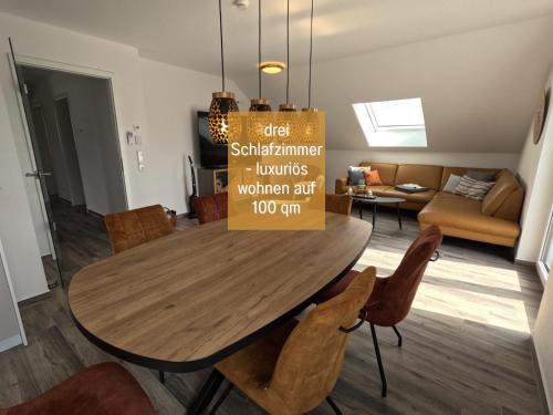 Hockelheim Appartement | Ferienhaus Höckelheim - FeWo Sternentraum - 100qm - 3 Schlafzimmer - bis 6 Gäste - Babies reisen gratis - Balkon, Garten & Grill - Klimaanlage, Raffstores & Fußbodenheizung - Smart-TV - Küche mit Induktionsherd & Spülmaschine - nahe Göttingen