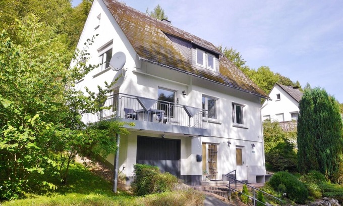 Brilon-Wald Appartement | Ferienhaus "Hammerhütte"