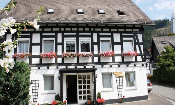 Olsberg Appartement | Ferienhaus Haus am Medebach