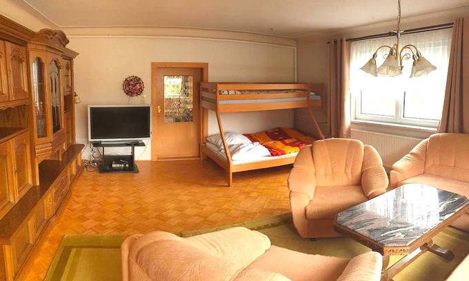 Baerenstein Maison | Maison de vacances spacieuse à Bärenstein avec jardin