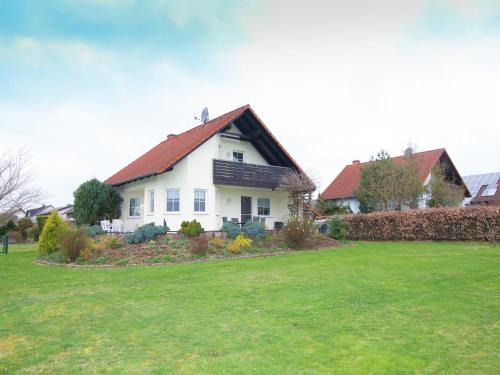 Buchenberg Maison | Ferienhaus in Hessen mit großem Garten