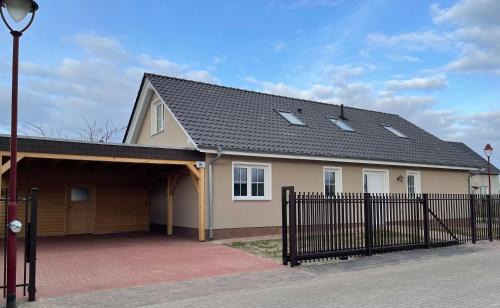 Fehrbellin Maison | Ferienhaus In Linum Mit Garten, Terrasse Und Grill