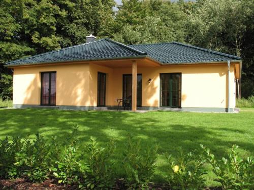 Sanitz Maison | Ferienhaus in ruhiger aber zentraler Lage, mit zwei Terrassen und Garten