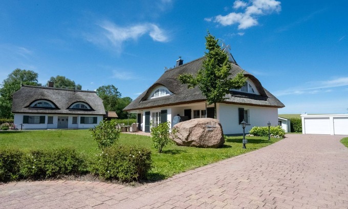 Puddemin Maison | Ferienhaus Lindenfels - Ferienhaus Lindenfels im Süden der Insel Rügen
