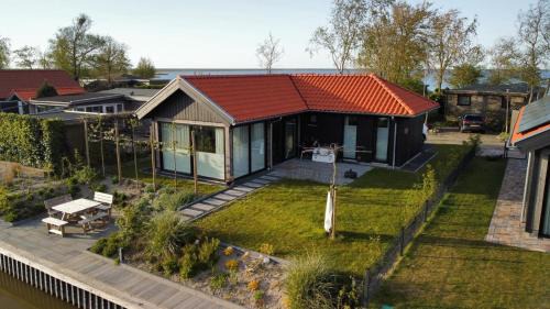 Anjum Maison | Ferienhaus mit Zugang zum Wasser