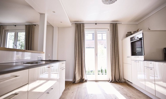 Gaienhofen Appartement | Ferienhaus Nina, 100 qm, 1 Wohnzimmer, 2 Schlafzimmer, max. 4 Personen