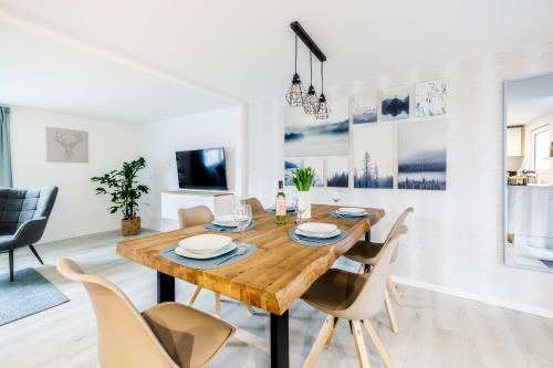 Joachimsthal Maison | Ferienhaus Waldgeflüster 70 QM I überdachte Terrasse I 2 Schlafzimmer I Strandnah