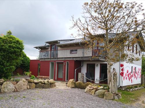 Neddesitz Maison | Ferienhaus "Zur alten Bäckerei Rügen"