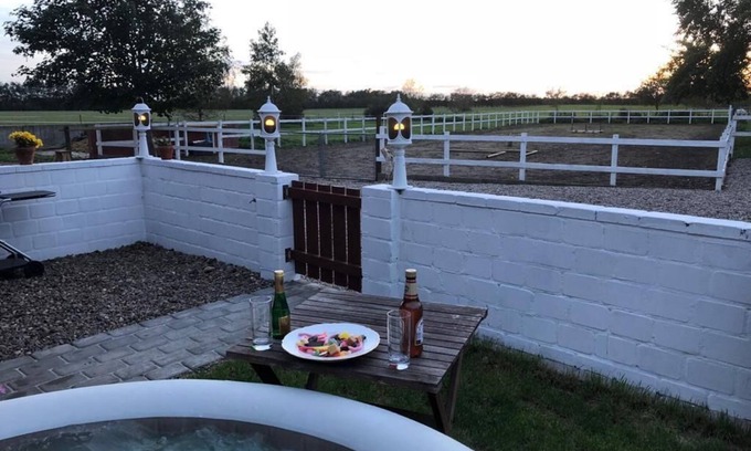 Bylderup-Bov Maison | Ferienhaushälfte in Ruhiger Alleinlage mit Eigenem Garten und Aussenwhirlpool