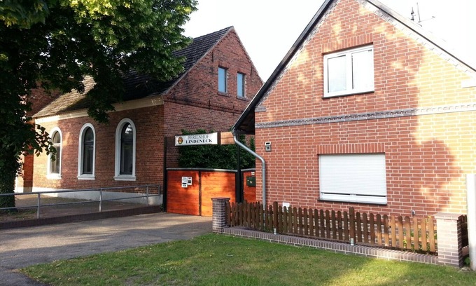 Briesensee Maison | Ferienhof Lindeneck, jusqu'à 20 personnes, grange pour fêtes, football, sauna, beach-volley