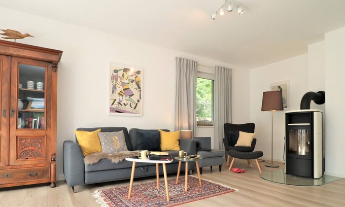 Neuhaus Appartement | Ferienwohnung mit Terrasse und Garten in Strandnaher Lage