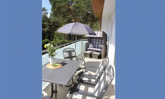 Ostseebad Dierhagen Appartement | Ferienwohnung mit Balkon in Einem Reetdachgedecktem Strandhaus