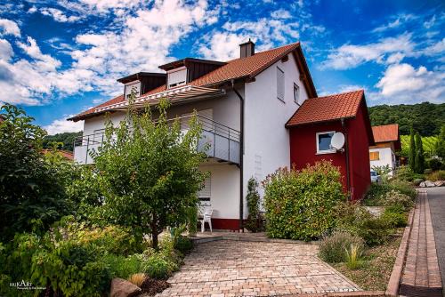 Pleisweiler Appartement | Ferienwohnung Viabella