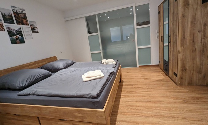 Ringsheim Appartement | Ferienwohnung 1OG - 70 qm -dirket am Bahnhof