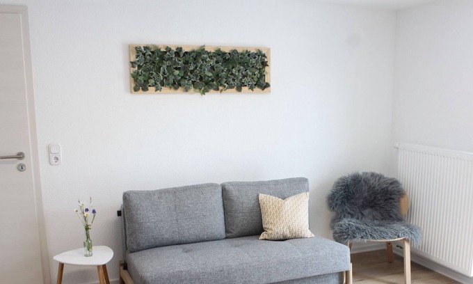 Burladingen Appartement | Ferienwohnung 2, 41 qm, 1 Schlafzimmer mit Doppelbett, 1 Schlafsofa, Max. 3 Personen