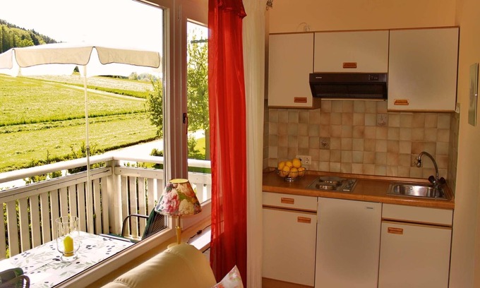 Antwort Appartement | Ferienwohnung, 36 qm Obergeschoss, 1 separates Schlafzimmer