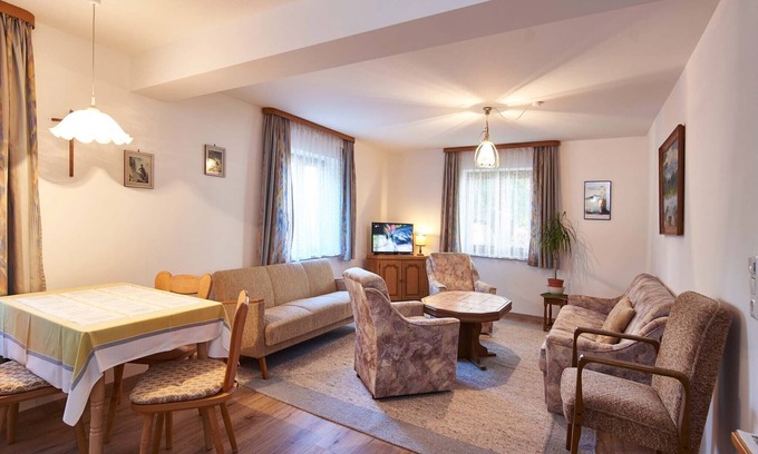 Bad Endorf Appartement | Ferienwohnung, 48 qm Erdgeschoss, 1 Seperates Schlafzimmer