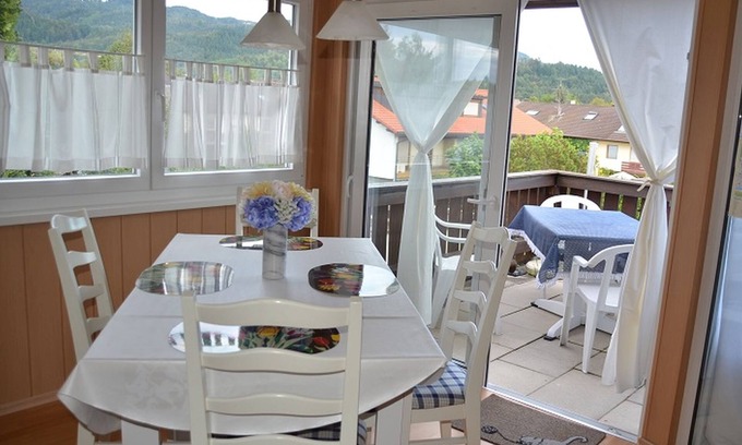 Bad Saeckingen Appartement | Ferienwohnung, 70qm, 1 Schlafzimmer & 1 Schlafbereich, max. 4 Personen