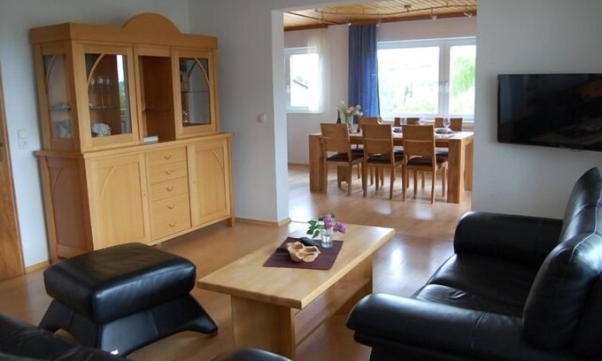 Wilhelmsdorf Appartement | Ferienwohnung 85qm, 2 Schlafzimer, max. 4 Personen
