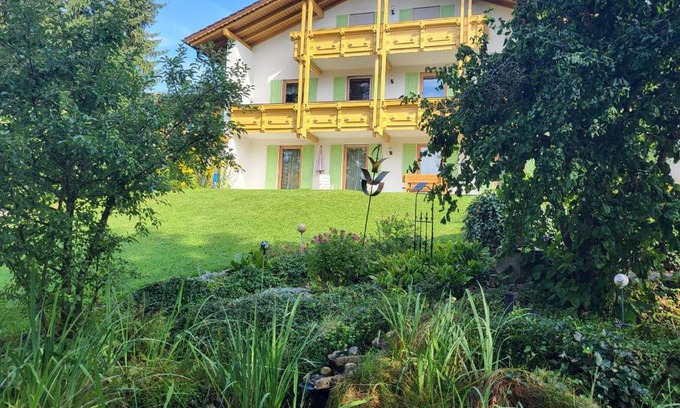 Achslach Appartement | Ferienwohnung Am Kirchberg