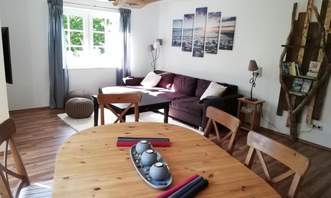 Kalletal Appartement | Ferienwohnung am Waldrand