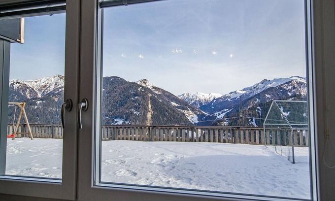 Gries am Brenner Appartement | Ferienwohnung Gstrein - Holiday apartment with large garden