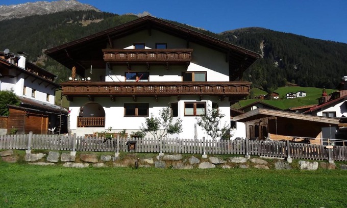 Gries im Sellrain Appartement | Ferienwohnung Bergblick