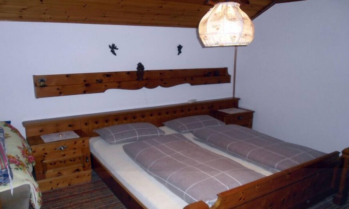 Anger Appartement | Ferienwohnung Bergblick 45 qm. 1 Schlafzimmer, 1 Küche, Balkon, Sat-TV, max 3 Personen