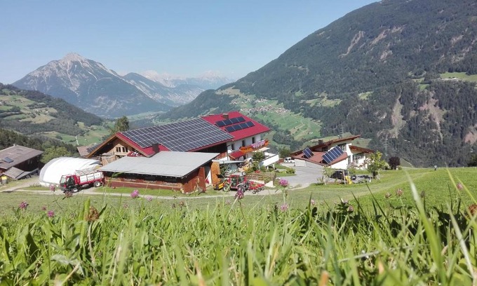 Wenns Maison | Ferienwohnung Berghof Pixner