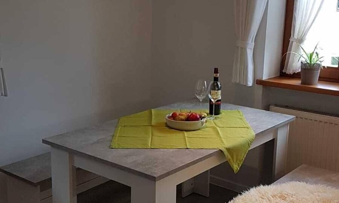 Bad Feilnbach Appartement | Ferienwohnung bis 2 Personen, 38 qm, 1 Sep. Schlafzimmer, Obergeschoss