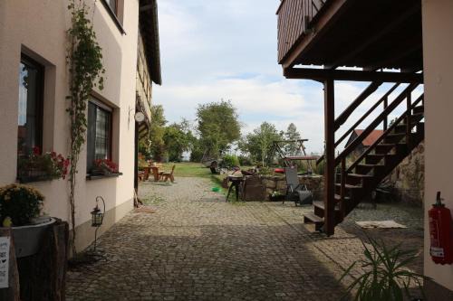 Neundorf Maison | Ferienwohnung Brunow "In der Natur Zuhause"