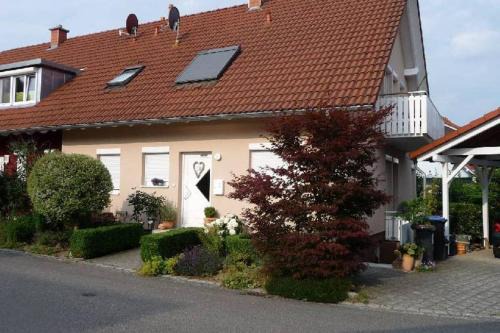 Wettelbrunn Appartement | Ferienwohnung Regina