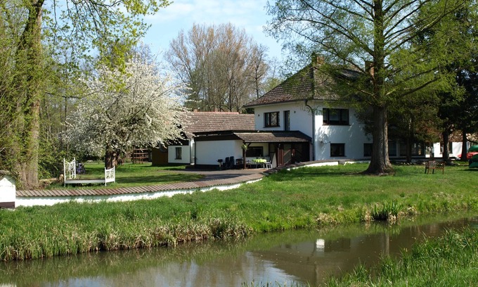 Kolonie Appartement | Ferienwohnung Duschka Direkt am Fließ - Ferienwohnung mit Wasserblick