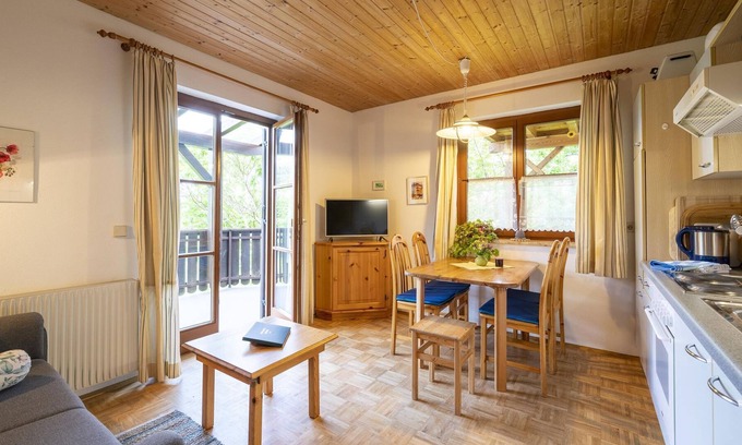 Ferndorf Appartement | Ferienwohnung für 2-4 Personen mit Großem Balkon - Bartlbauerhof