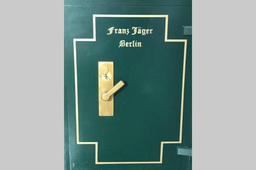 Gutzkow Appartement | Ferienwohnung Franz Jäger Berlin