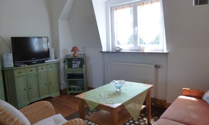 Garz/Rugen Maison | Ferienwohnung Gesindezimmer - Herrenhaus Poppelvitz