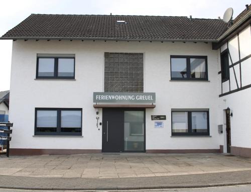 Hasenfeld Appartement | Ferienwohnung Greuel
