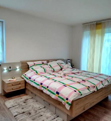 Ichenhausen Appartement | Ferienwohnung Happy