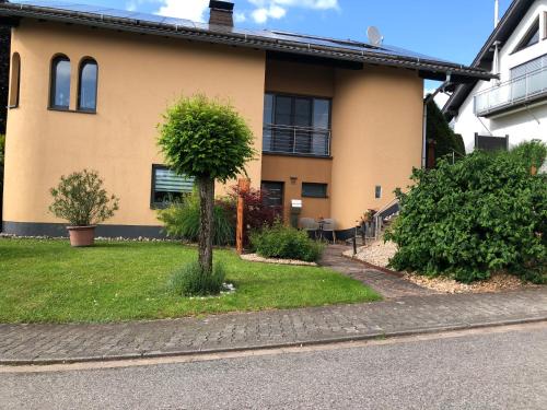 Oberthal Appartement | Ferienwohnung Haus Angela