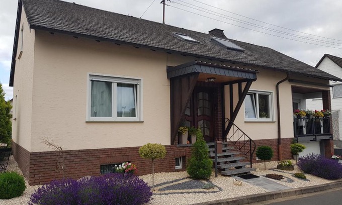 Mertloch Appartement | Ferienwohnung Hedi