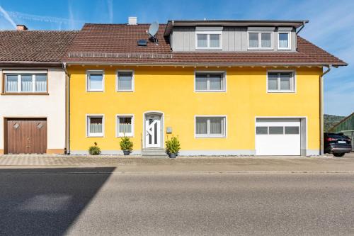 Engen Appartement | Ferienwohnung Hewenpanorama