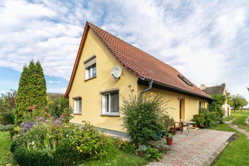 Schmargendorf Appartement | Ferienwohnung im Blumengarten