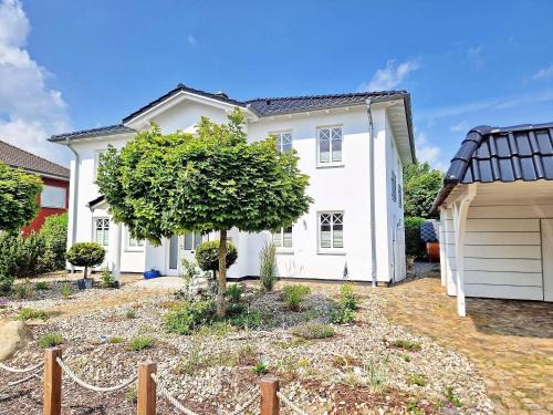 Wismar Appartement | Ferienwohnung im Künstlerhaus - ABC597