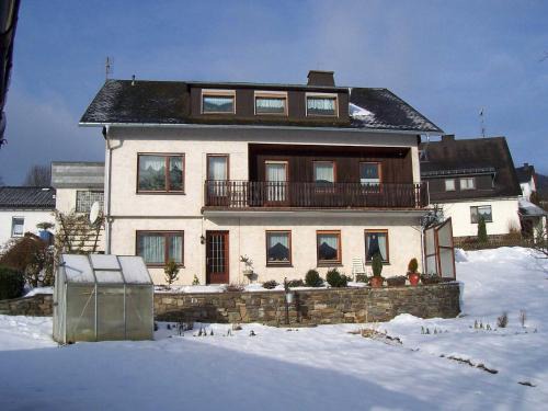 Hesborn Appartement | Ferienwohnung im Sauerland Hillside