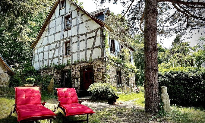 Munstermaifeld Appartement | Ferienwohnung in Außergewöhnlichem Bruchstein-ferienhaus