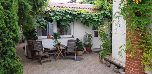 Gispersleben Appartement | Ferienwohnung Käuzchen
