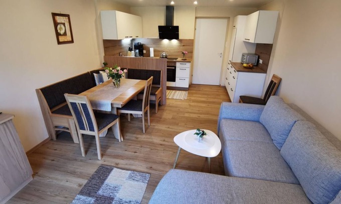 Gnesau Sonnleiten Appartement | Ferienwohnung Kaiserburg - Pension & Ferienwohnung Sonnleiten