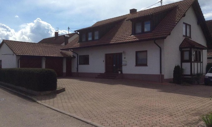 Grißheim Appartement | Ferienwohnung-Loesch